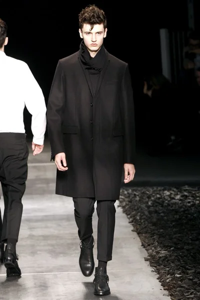 Look 11